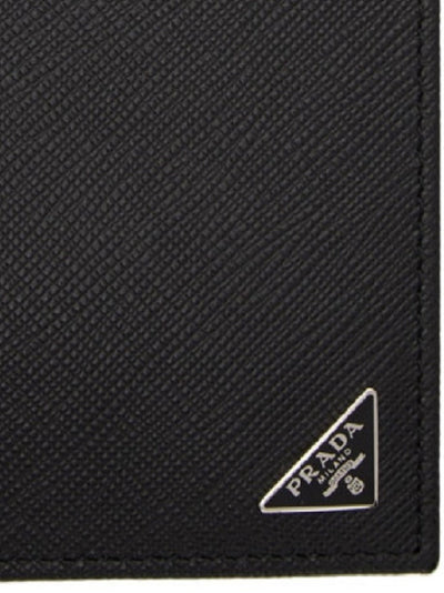 Prada Men's Black Vitello Micro Grain Passport Credit Card Vertical Wallet 2MV412